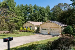 40 Applecross Rd, Weaverville, NC 28787 - Photo 2