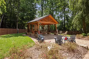 105 Braeside Cir, Asheville, NC 28803 - Photo 4