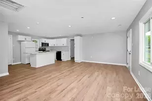 315 S Ransom St, Gastonia, NC 28052 - Photo 2