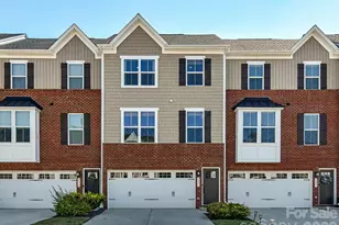 2621 Grantham Place Dr, Fort Mill, SC 29715 - Photo 2