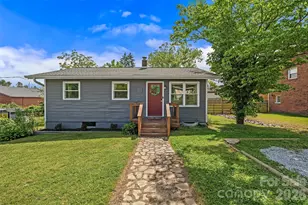 708 Prince Dr, Hendersonville, NC 28791 - Photo 1