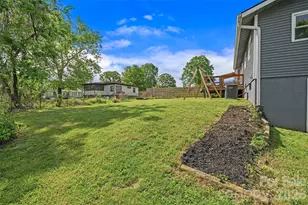 708 Prince Dr, Hendersonville, NC 28791 - Photo 14