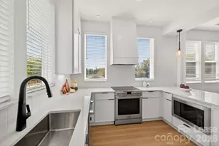 11902 Elm Ln, Charlotte, NC 28277 - Photo 10