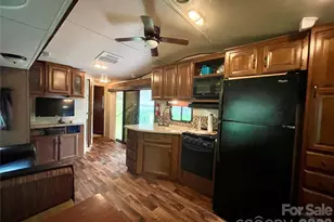 226 Saddle Ridge Dr, Ennice, NC 28623 - Photo 4