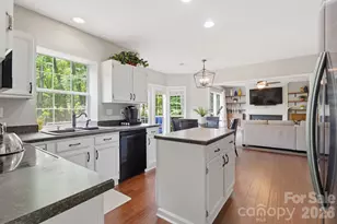 4219 Beauvista Dr, Charlotte, NC 28269 - Photo 10