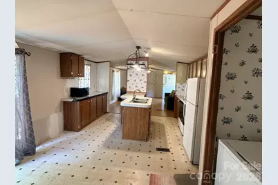 2330 Springdale Drive, Newton, NC 28658 - Photo 6