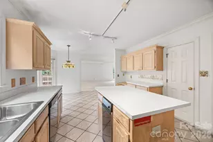 7411 Leharne Dr, Charlotte, NC 28270 - Photo 12