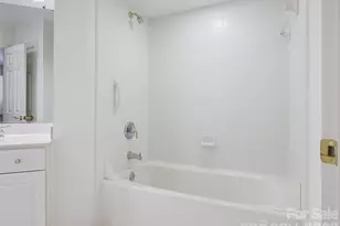 8952 Challis Hill Ln, Charlotte, NC 28226 - Photo 28