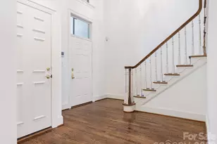 8952 Challis Hill Ln, Charlotte, NC 28226 - Photo 4