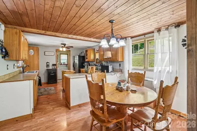 302 Battle Creek Drive, Green Mountain, NC 28740 - Photo 12