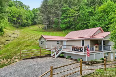 302 Battle Creek Drive, Green Mountain, NC 28740 - Photo 4
