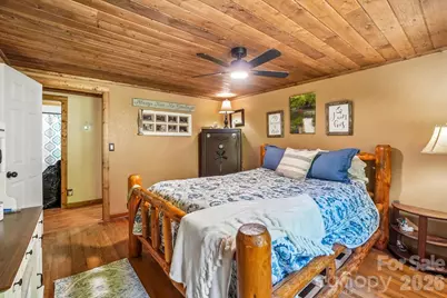 302 Battle Creek Drive, Green Mountain, NC 28740 - Photo 20