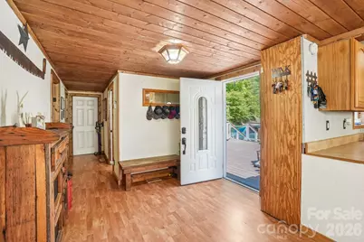 302 Battle Creek Drive, Green Mountain, NC 28740 - Photo 6
