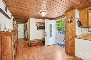 302 Battle Creek Dr, Green Mountain, NC 28740 - Photo 6