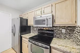 8117 Circle Tree Ln, Charlotte, NC 28277 - Photo 12