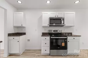 8723 Buttonwood Ct, Charlotte, NC 28215 - Photo 8