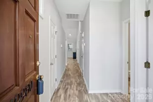 19980 Oak Leaf Cir, Cornelius, NC 28031 - Photo 4