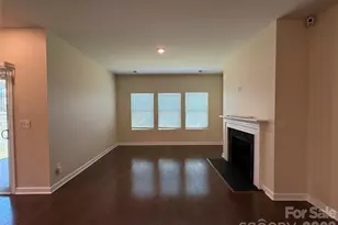 11838 Red Leaf Dr, Charlotte, NC 28215 - Photo 6
