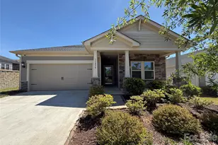 11838 Red Leaf Dr, Charlotte, NC 28215 - Photo 1
