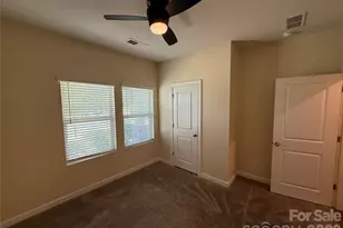 11838 Red Leaf Dr, Charlotte, NC 28215 - Photo 16