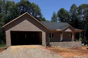 1895 Knolls Dr, Newton, NC 28658 - Photo 4