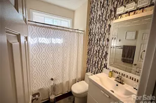 100 Drakeshire Ct, Morrisville, NC 27560 - Photo 6