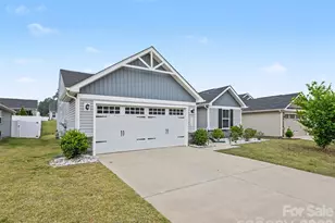 5513 Hughesdale Dr, Charlotte, NC 28215 - Photo 2