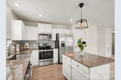 5513 Hughesdale Drive, Charlotte, NC 28215 - Photo 6