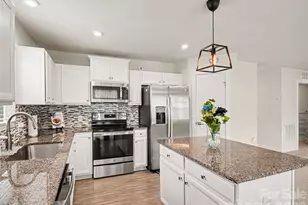 5513 Hughesdale Dr, Charlotte, NC 28215 - Photo 6