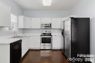 6828 Ayrshire Glen Pl, Charlotte, NC 28273 - Photo 2