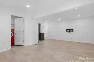 3633 Rosehaven Dr, Charlotte, NC 28205 - Photo 14