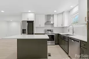 3633 Rosehaven Dr, Charlotte, NC 28205 - Photo 6