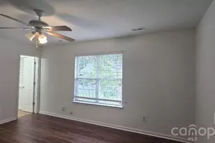 5751 Justins Forest Dr, Charlotte, NC 28212 - Photo 6