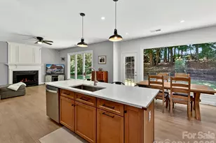 620 Meadow Lake Dr, Matthews, NC 28105 - Photo 14