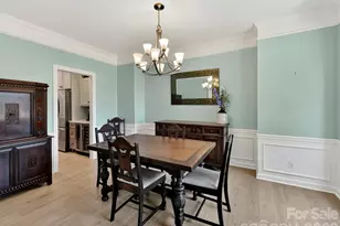 620 Meadow Lake Dr, Matthews, NC 28105 - Photo 10