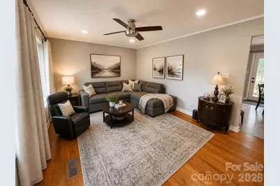 492 14th Avenue Drive NE, Hickory, NC 28601 - Photo 6