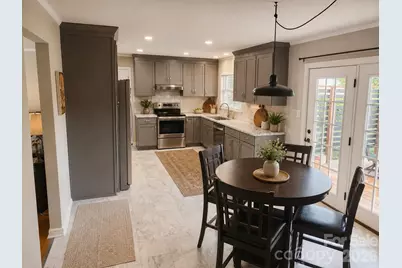 492 14th Avenue Drive NE, Hickory, NC 28601 - Photo 8