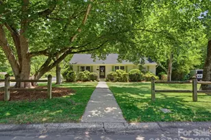 1534 Edgewater Dr, Charlotte, NC 28210 - Photo 2