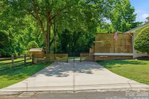 1534 Edgewater Dr, Charlotte, NC 28210 - Photo 38