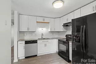 9416 Lexington Cir, Charlotte, NC 28213 - Photo 12