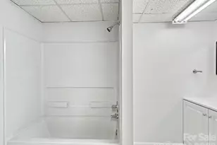 9416 Lexington Cir, Charlotte, NC 28213 - Photo 14