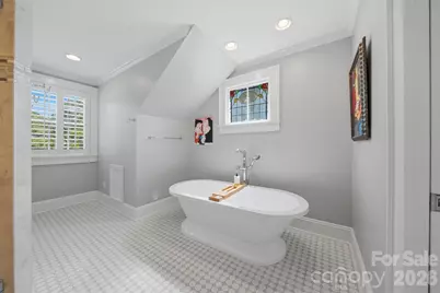 1013 14th Avenue Drive NW, Hickory, NC 28601 - Photo 22