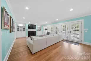 1013 14th Ave Dr NW, Hickory, NC 28601 - Photo 6