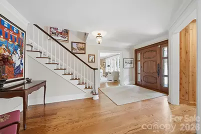 1013 14th Avenue Drive NW, Hickory, NC 28601 - Photo 4
