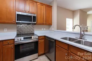2721 Grain Mill Ln, Charlotte, NC 28214 - Photo 8