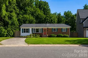 1122 Zion Ct, Charlotte, NC 28209 - Photo 2