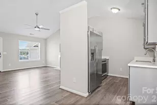 613 Hoskins Ridge Ln, Charlotte, NC 28216 - Photo 8