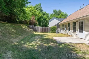 613 Hoskins Ridge Ln, Charlotte, NC 28216 - Photo 28