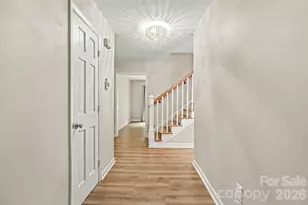 6617 Bunker Hill Cir, Charlotte, NC 28210 - Photo 2