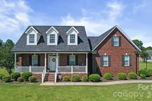 2318 Cardinal Ridge Ln, Wingate, NC 28174 - Photo 2